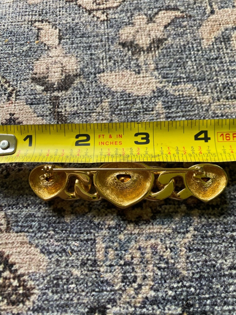 Christian Dior vintage Gold-Tone Red Heart Crystal Brooch - Picture 2 of 3